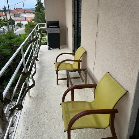 Nona - 200m From The Daire